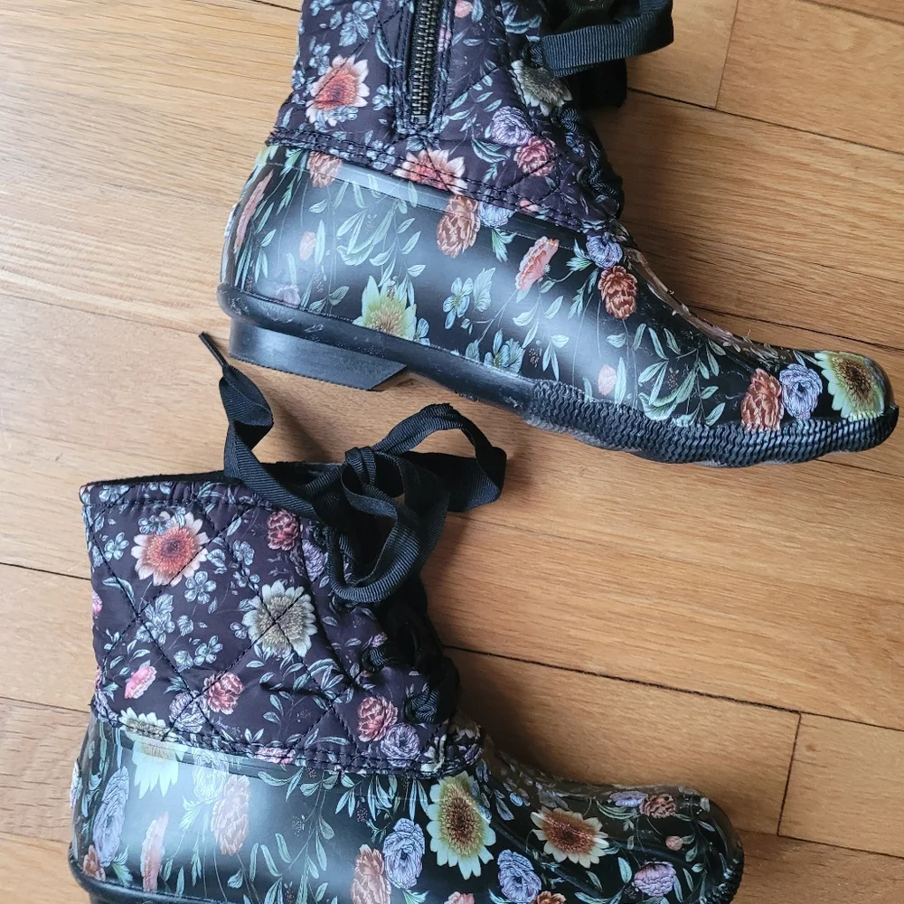 Sperry Saltwater Floral Boots